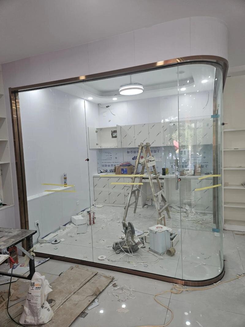 雅安市钢化玻璃异形展柜玻璃 - 方案